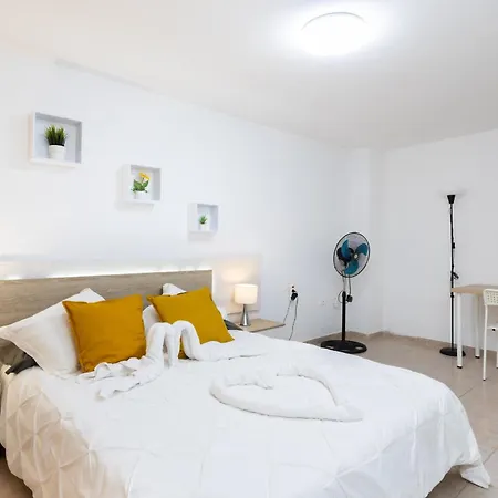 Eden Medano Surfstar Ocean First Line Apartment *